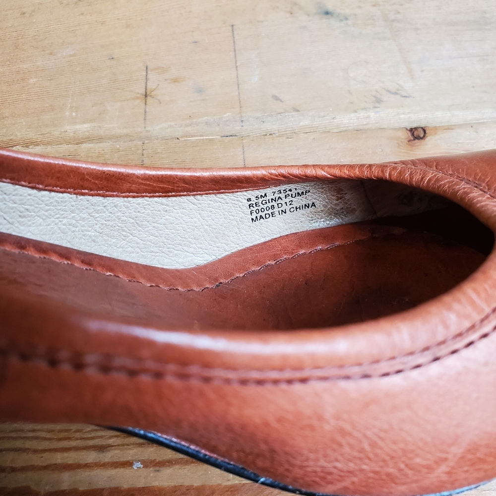 Frye Regina Pump - Picture 8 of 13